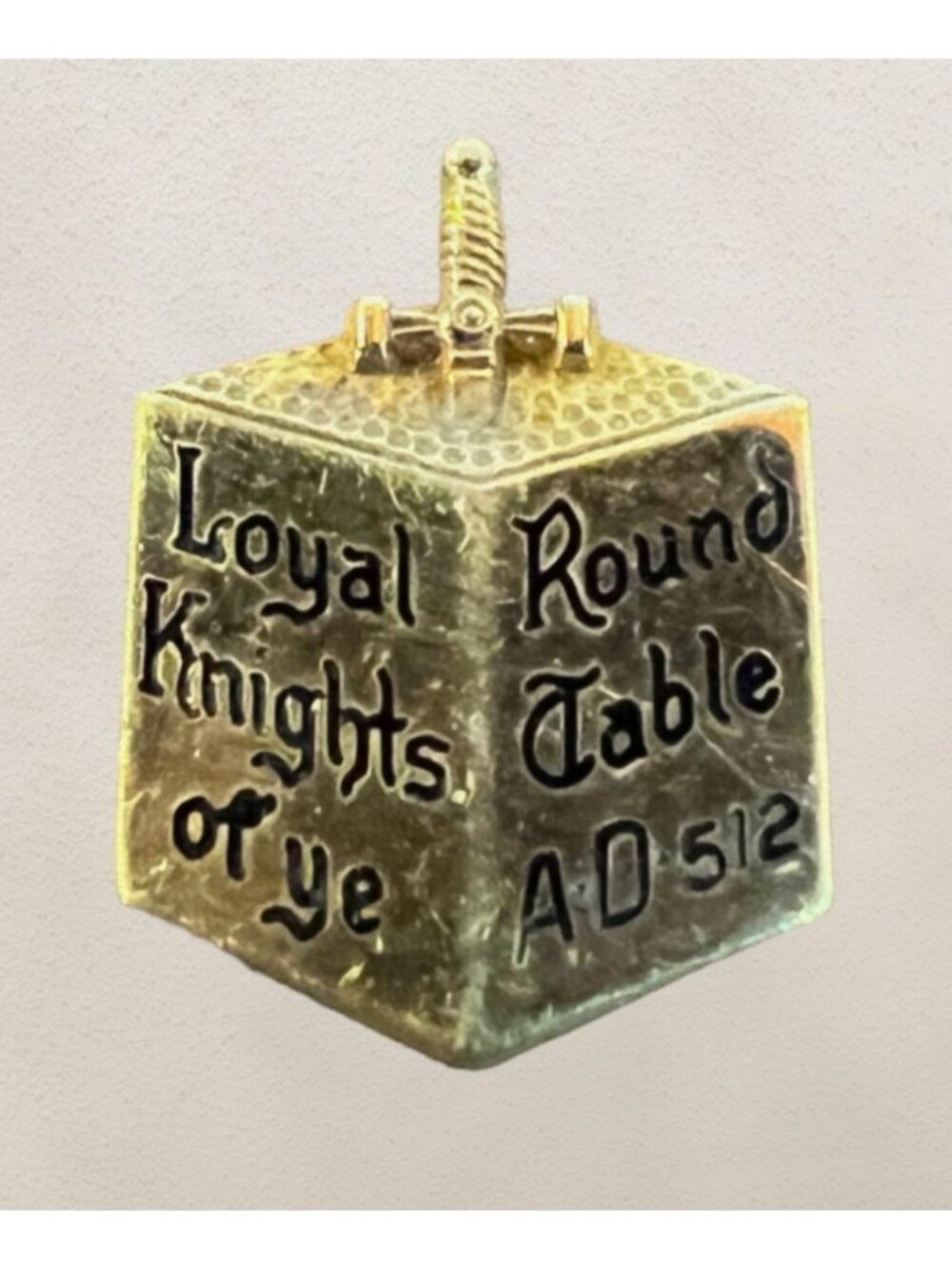 Knights Of Ye Loyal Round Table Sword Lapel Pin Gold Finish A.D. 512